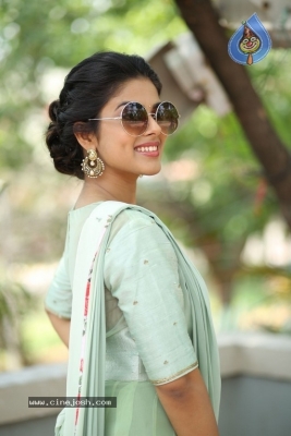 Actress Siddhi Idnani Latest Photos - 10 of 14