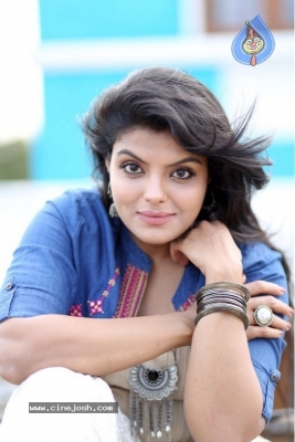 Actress Tejashree Jadhav Photoshoot - 14 of 28