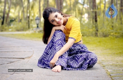 Actress Vani Bhojan Photoshoot - 5 of 16