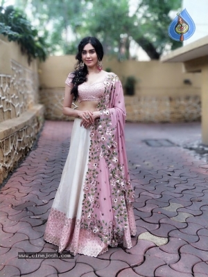 Adah Sharma At Baba Siddiqui Iftar Party - 4 of 5