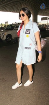 Adah Sharma in Airport Pics - 6 of 9