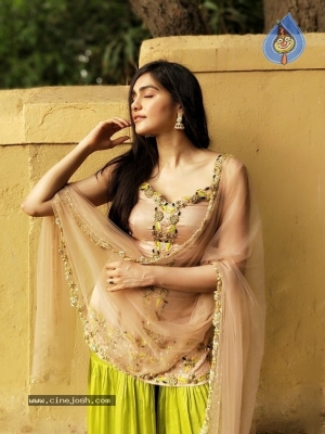 Adah Sharma New Pics - 4 of 5