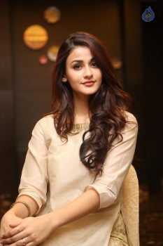 Aditi Arya Images - 12 of 34