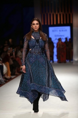 Aditi Rao Hydari Photos - 3 of 10