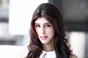 Aditi Singh New Pics - 4 of 6