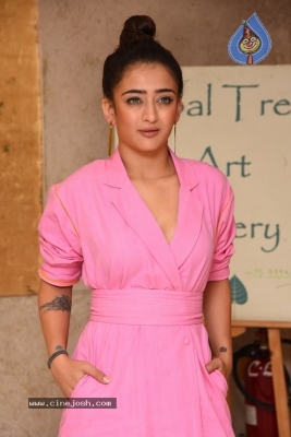 Akshara Haasan Gallery - 5 of 18