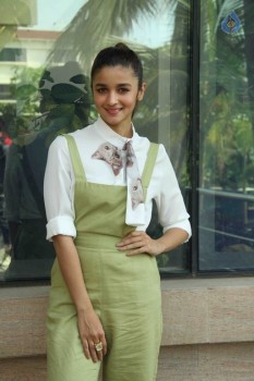 Alia Bhatt New Photos - 7 of 21