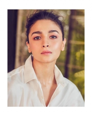 Alia Bhatt Stills - 3 of 20