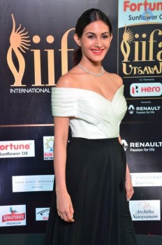 Amyra Dastur at IIFA 2017 - 6 of 29