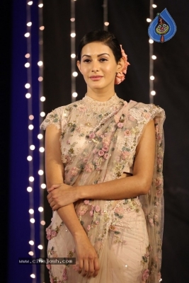 Amyra Dastur Photos - 6 of 42