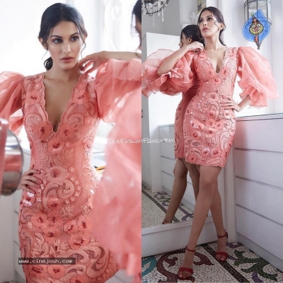 Amyra Dastur Portfolio - 7 of 16