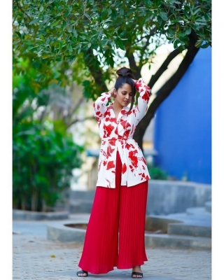 Anasuya Bharadwaj Latest Pics - 14 of 17