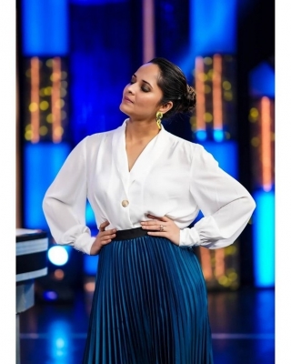 Anasuya Bharadwaj Photos - 7 of 12