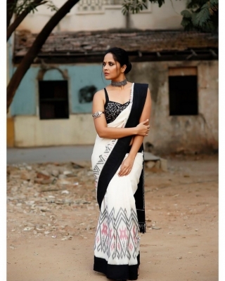 Anasuya Bharadwaj Pics - 6 of 6