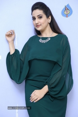 Anchor Manjusha New Pics - 16 of 21