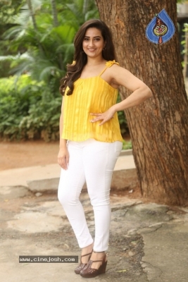 Anchor Manjusha Stills - 33 of 42