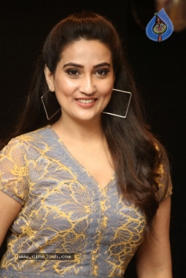 Anchor Manjusha Stills - 3 of 21