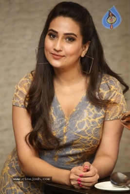 Anchor Manjusha Stills - 7 of 21