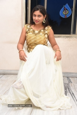 Anchor Sneha Jallu Pics - 17 of 21