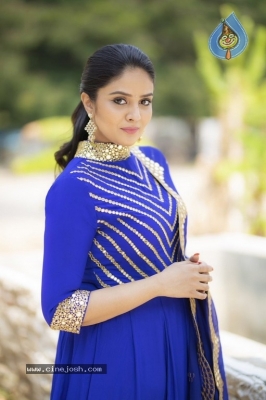 Anchor Sreemukhi New Photos - 6 of 8