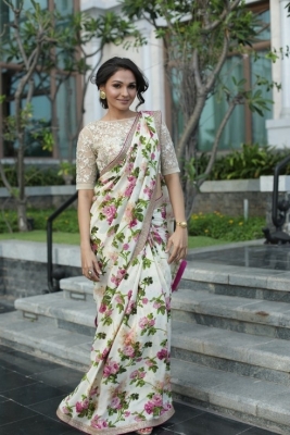 Andrea Jeremiah Pics - 2 of 3