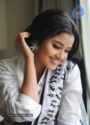 Anupama Parameswaran Photos - 1 of 4