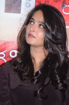 Anushka at Rudhramadevi Success Meet  - 3 of 28