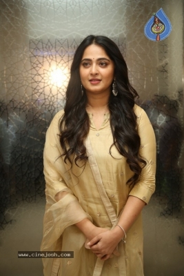 Anushka Shetty Photos - 13 of 21