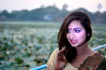 Arshi Khan New Photos - 15 of 21