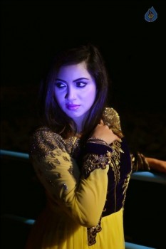 Arshi Khan Photos - 7 of 17