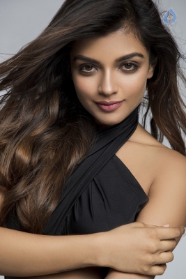 Ashna Zaveri Photo Shoot Images - 15 of 29