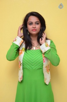 Athithi Das Photos - 7 of 39