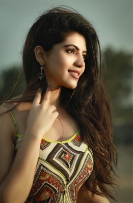 Athulya Ravi Photos - 2 of 3