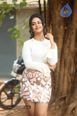 Avika Gor Photos - 16 of 21