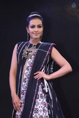 Catherine Tresa at Woven 2017 Fashion Show - 15 of 28