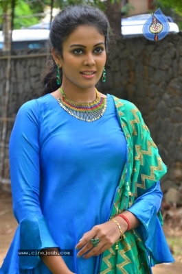 Chandini Tamilarasan Photos - 10 of 15