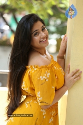 Chandni Bhagwanani Photos - 2 of 19