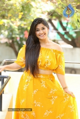 Chandni Bhagwanani Photos - 18 of 19