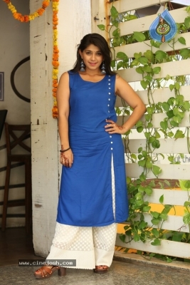 Chandni Bhagwanani Photos - 15 of 31