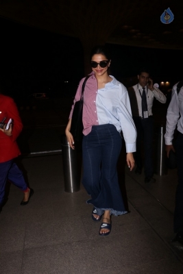 Deepika Padukone Spotted at Airport - 6 of 14