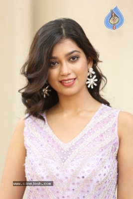 Digangana Suryavanshi Photos - 1 of 21
