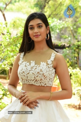 Digangana Suryavanshi Photos - 5 of 21