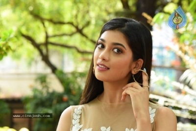 Digangana Suryavanshi Photos - 6 of 21