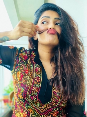 Eesha Rebba Photos - 4 of 4