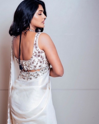 Eesha Rebba Photos - 4 of 7