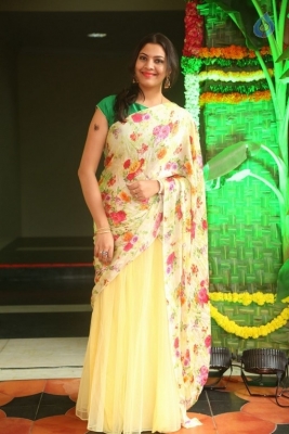 Geetha Madhuri Pics - 5 of 21