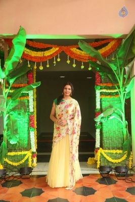 Geetha Madhuri Pics - 15 of 21
