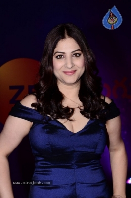Gowri Munjal at Zee Apsara Awards - 4 of 32