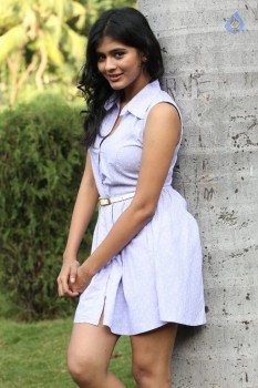 Hebah Patel New Photos - 28 of 38