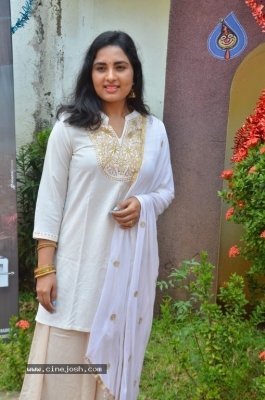 Heroine Srushti Dange Pics - 3 of 18